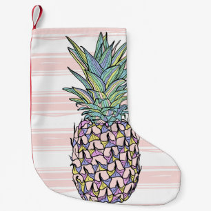 Colorful vintage pineapple illustration. kleiner weihnachtsstrumpf