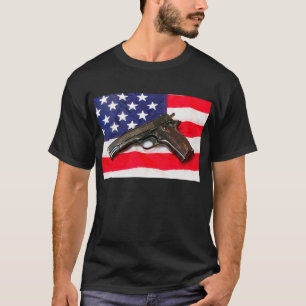 Colt 1911 auf US-Flagge T-Shirt
