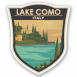 Comer See Vintag Italien Aufkleber<br><div class="desc">Comer See Vektorkunst Design. Der Comer See,  in der Lombardei Norditaliens,  ist ein hochklassiges Erholungsgebiet,  bekannt für seine dramatische Landschaft,  Set an den Ausläufern der Alpen.</div>