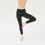 Comfy Yoga Black Blume Leggings<br><div class="desc">Komfortable und stilvolle Leggings für Yoga, Pilates, Gymnastik oder Städtebau mit einem hübschen grauen Muster mit kleinen Blume und schwarzem Hintergrund. Ein ideales Geschenk für Selbstblüte oder für die Frauen, die Sie Liebe: Freunde, Mama und Schwestern!</div>