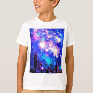Comic-Art-Stadtskyline-u. Milchstraße-Nachthimmel T-Shirt