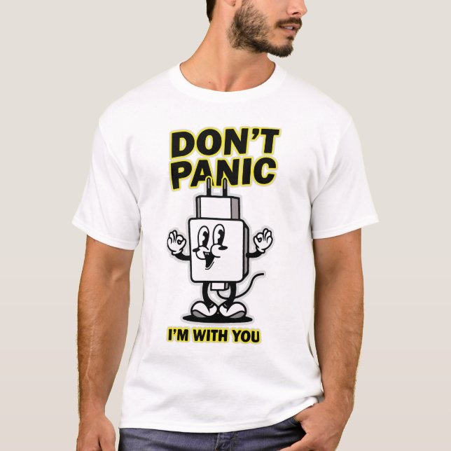 Comic-Cartoon-Ladegerät: Panik beim Design vermeid T-Shirt (Vorderseite)