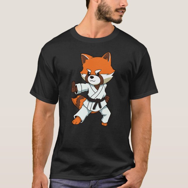 Comic red panda makes karate T-Shirt (Vorderseite)