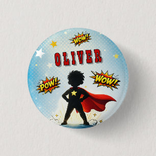 Comic-Stil-Superhelden-Jungen-Name Geburtstagsfeie Button