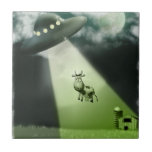 Comical UFO Cow Abduction tile Fliese<br><div class="desc">Eine komische Abbildung einer Kuh,  die von einem UFO entführt wird.</div>