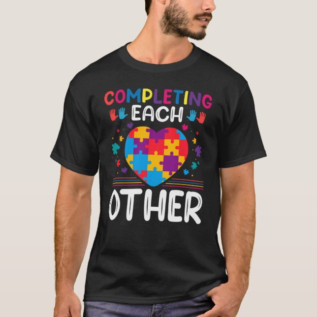 Completing Each Others  Autism Awareness Support A T-Shirt (Vorderseite)
