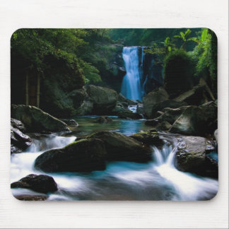 Computererzeugter Wasserfall Mousepad