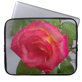 Computerhülse mit einem Foto einer Rose Laptopschutzhülle