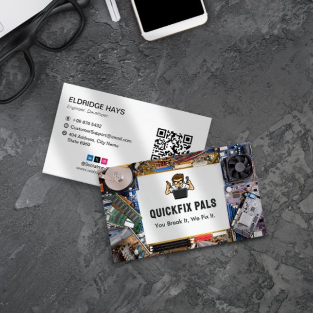 Computerreparaturgeschäft | Sparepart White Visitenkarte (Von Creator hochgeladen)