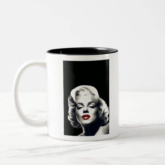 CON24BW-V4 rote Lippen Marilyn IN BLACK.tif Zweifarbige Tasse (Links)