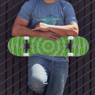 Concentric Leaf Rings von Kenneth Yoncich Skateboard