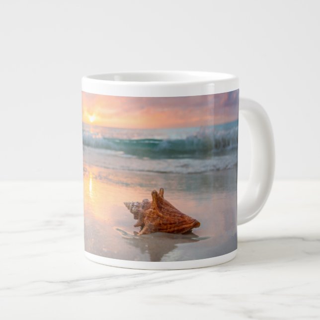 Conch-Muschel am Strand| Jamaika Jumbo-Tasse (Vorderseite Rechts)