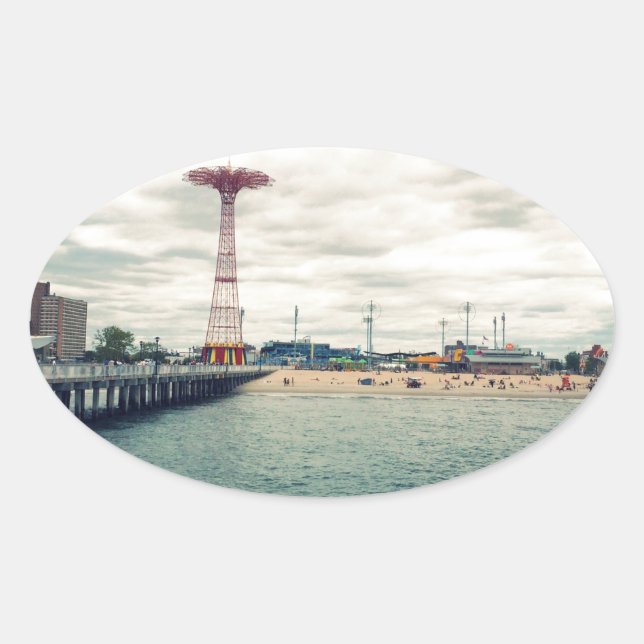 Coney Island Beach Panorama Ovaler Aufkleber (Vorderseite)