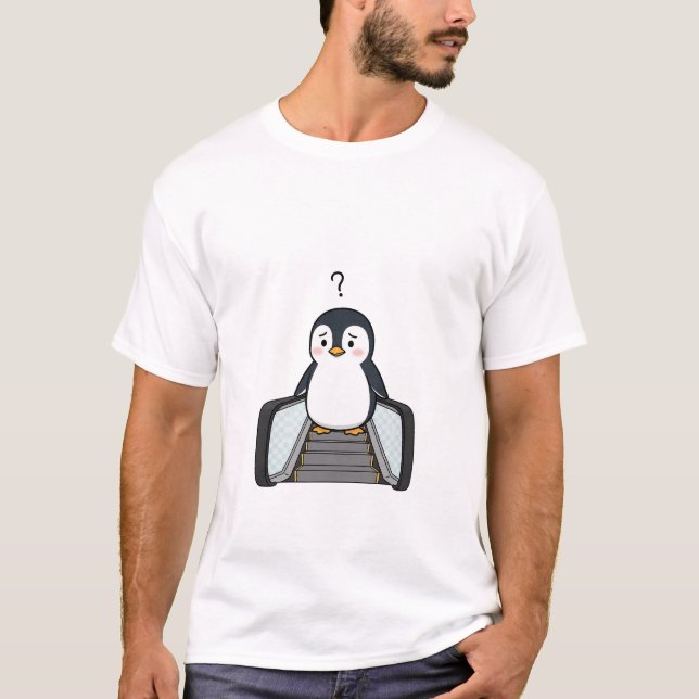 Confused Cute Penguin Standing on Escalator T-Shirt (Vorderseite)