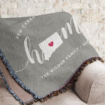 Connecticut Zuhause Staaten Personalisiert Decke<br><div class="desc">Zeigen Sie Zuhause-Staatsstolz mit dieser niedlichen rustikalen grauen Werftdecke mit "Zuhause" in weißer Kalligrafie-Schrift, die mit einer Silhouette des Staat von Connecticut stehend für den Buchstaben "O" zeigt. Eine rote Herzanzeige in der Staat-Karte vervollständigt das Design; Sie können die Herzposition in Ihrer Zuhause-Stadt ändern, indem Sie das Design-Tool öffnen und...</div>