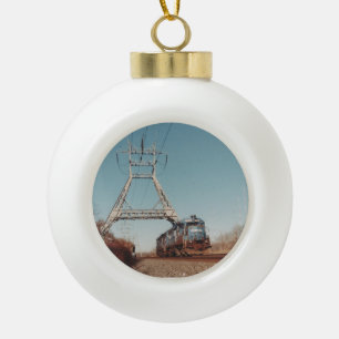 Conrail-Lokomotiven unter PECO-Übertragungsleitung Keramik Kugel-Ornament