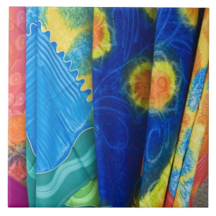 Cook Islands, Rarotonga. Batik-Stoff Punanga Nui Fliese