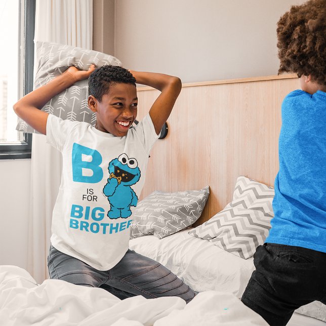 Cookie Monster | B ist für Big Brother Tri-Blend Shirt (Kid wearing t-shirt)