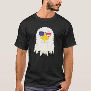 Cool Bald Adler mit US-Flaggensonnenbrille T-Shirt