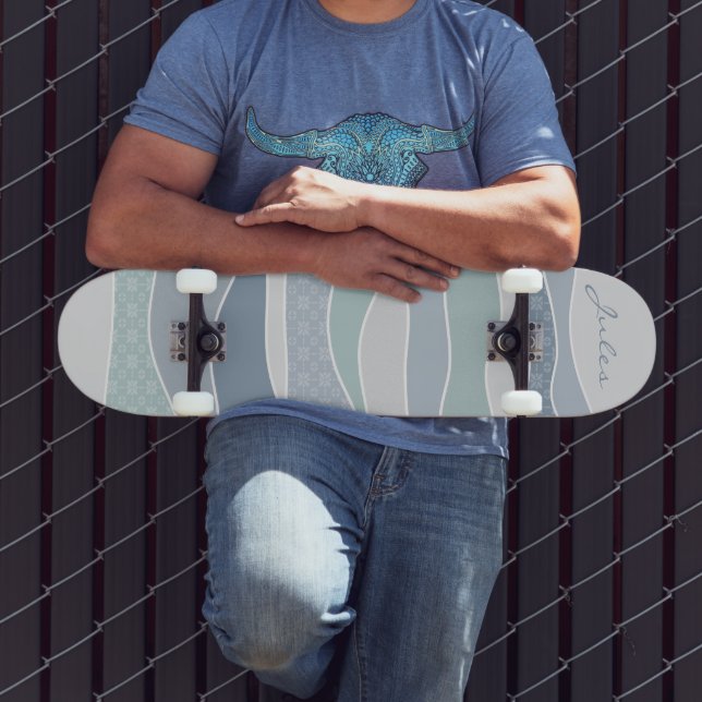 Cool blaugrüne Streifen Abstrakte Waves Name Skateboard (Außenbereich 3)
