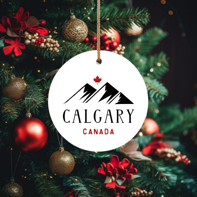 Cool Calgary Canada Mountains Maple Leaf Keramik Ornament (Von Creator hochgeladen)