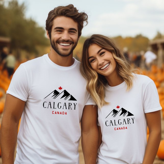 Cool Calgary Canada Mountains Maple Leaf T-Shirt (Von Creator hochgeladen)