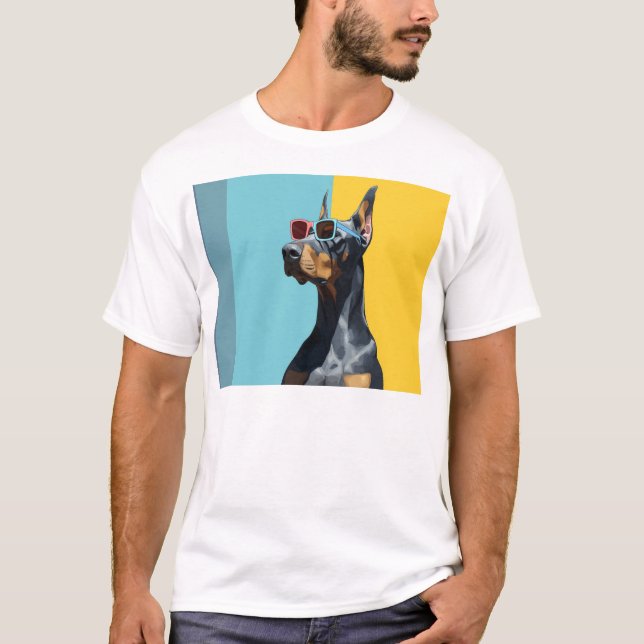 Cool Doberman with sunglasses T-Shirt (Vorderseite)