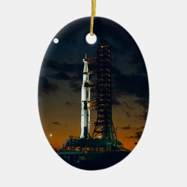 Cool-farbige Apollo Moon Mission in Launchpad Keramik Ornament (Vorne)