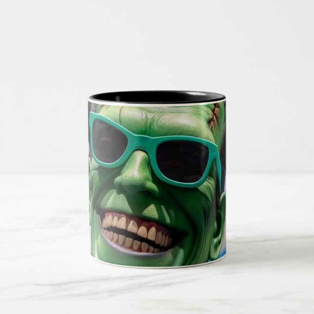 Cool Frankenstein Zweifarbige Tasse (Mittel)