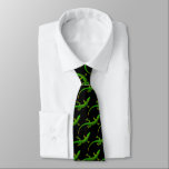Cool Gecko Lizard Mens Nattern Pattern Krawatte<br><div class="desc">Coole Männer-Krawatten,  die mit einer angesagten Gecko-Eidechse gestaltet wurden,  ganz nach Muster,  mit coolen grünen Geckos auf schwarzem Hintergrund für den ultimativen coolen Faktor. Macht eine tolle Führungskraft Geschenk oder Krawatte für Papa.</div>