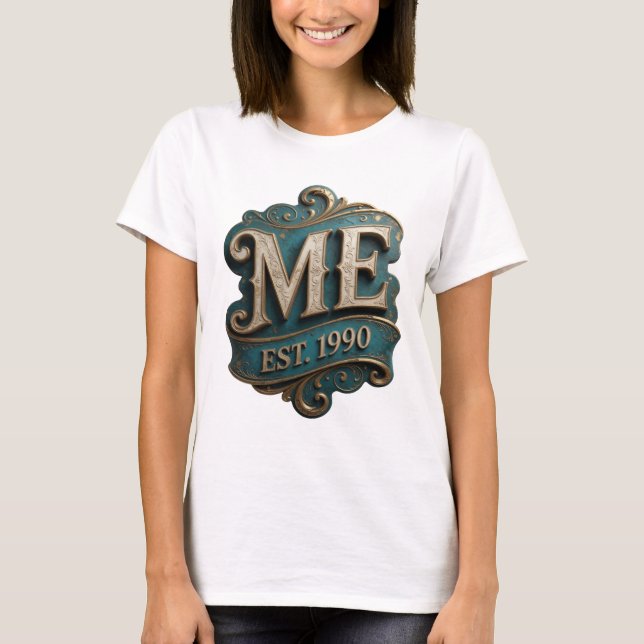 Cool Gold ME EST 1990 Textdesign T-Shirt (Vorderseite)
