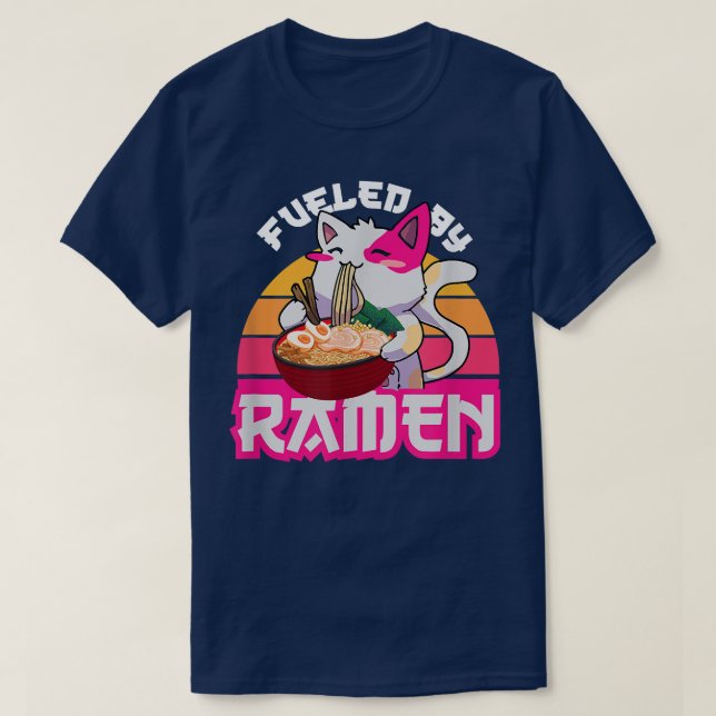Cool Japanese Cat Eats Ramen, Fuled By Ramen Quote T-Shirt (Design vorne)