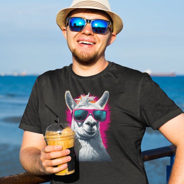 Cool Llama Pink Sunglasses T-Shirt (Von Creator hochgeladen)