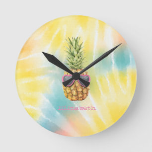 Cool Pineapple, Watercolor Rainbow Tie Dye   Runde Wanduhr