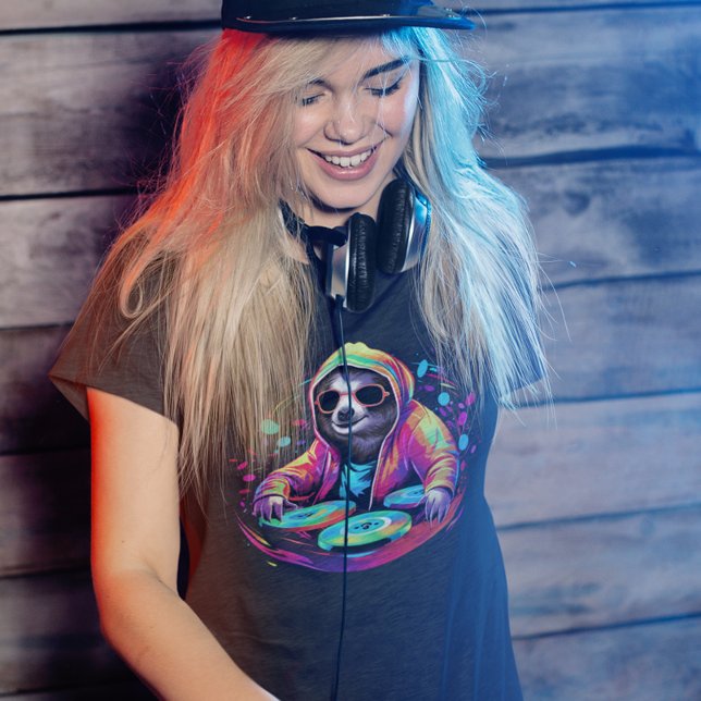 Cool Sloth DJ Neon  T-Shirt (Von Creator hochgeladen)