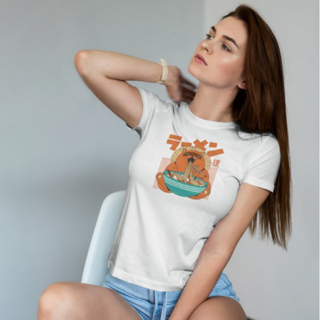 Cool Tanuki Eating Ramen T-Shirt (Von Creator hochgeladen)