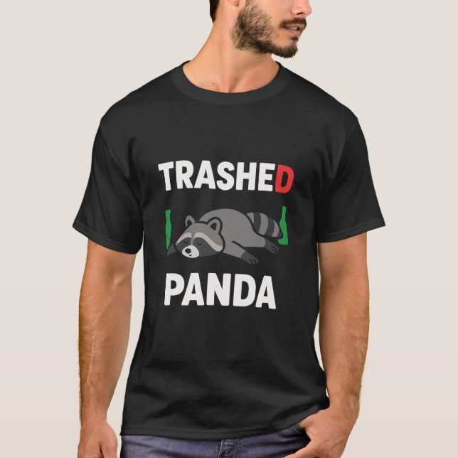 Cool Trashed Panda Night Chaos Wildlife Mischief C T-Shirt (Vorderseite)