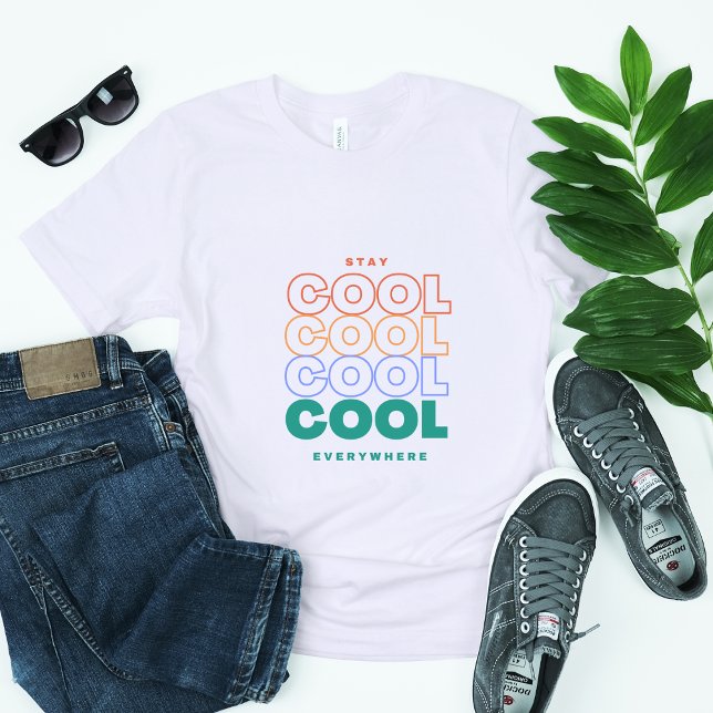 Cool überall bleibe - Minimalistisches trendiges D T-Shirt (Von Creator hochgeladen)