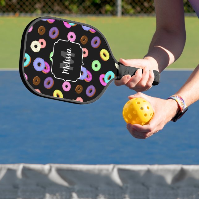 Coole, bunte Donuts schwarze Monogramm Pickleball Schläger (InSitu)