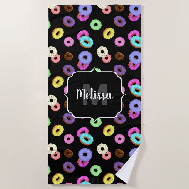 Coole, bunte Donuts schwarze Monogramm Strandtuch (Vorderseite)