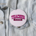 Coole Custom School Moderner Lehrer Trendy Stylish Button<br><div class="desc">Stell dich als moderner,  stilvoller Lehrer mit diesem coolen,  individuellen Knopf heraus! Trendy Design,  das Professionalität und Flair schreit. Erhöhen Sie Ihr Klassenzimmer!</div>