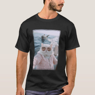 Coole Fettkatze Selfie auf Yachtenboot mit Hai Fun T-Shirt