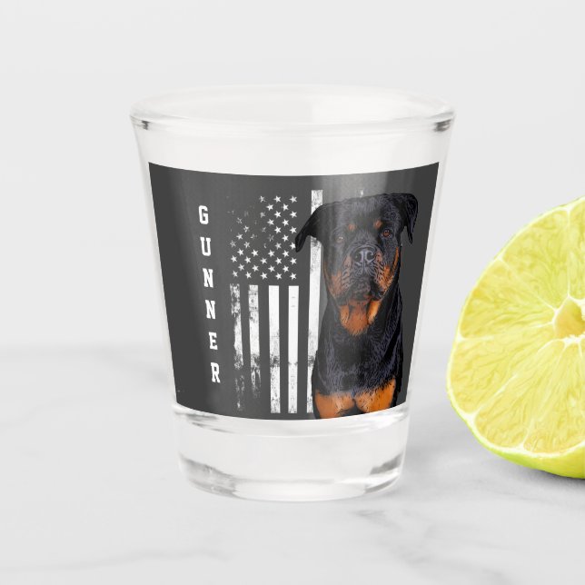 Coole, gequälte Rottweiler-Hündin-amerikanische Fl Schnapsglas (Vorderseite)