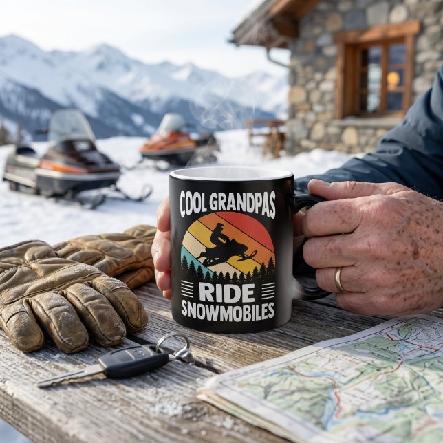 Coole Grandpas Reiten Snowmobile Garndpa Verwandlungstasse (Von Creator hochgeladen)