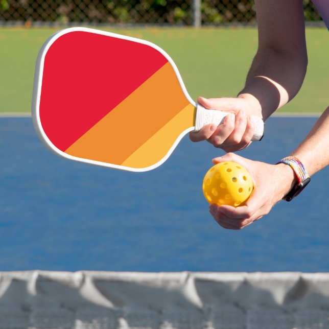 Coole, helle, warme, orange gelbe Retrostreifen Pickleball Schläger (InSitu)