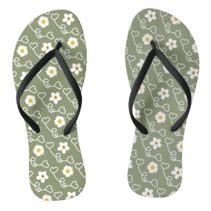 Coole Herzen und weiße Blume auf grünem Hintergrun Flip Flops