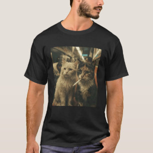 Coole Katzen rauchen auf U-Bahn Vintage-Ästhetik F T-Shirt