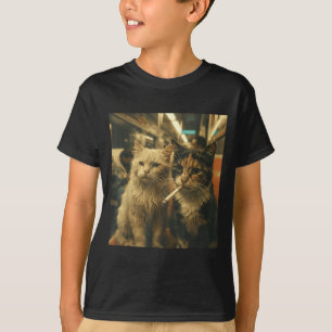 Coole Katzen rauchen auf U-Bahn Vintage-Ästhetik T-Shirt