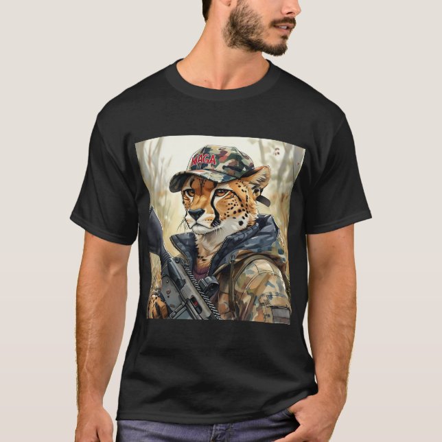 Coole MAGA-Katze mit Gun & Camouflage CHEETAH T-Shirt (Vorderseite)