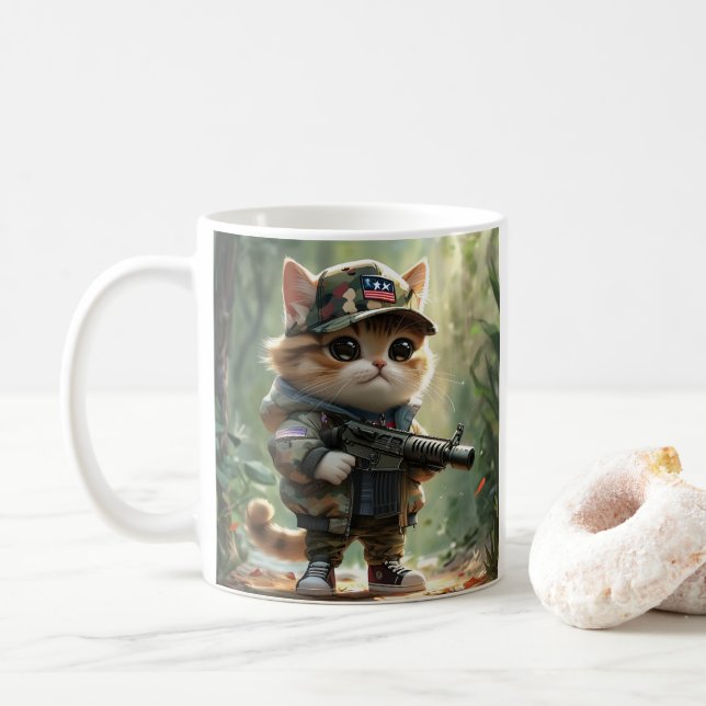 Coole MAGA-Katze mit Gun und Camouflage Niedlich A Kaffeetasse (Mit Donut)